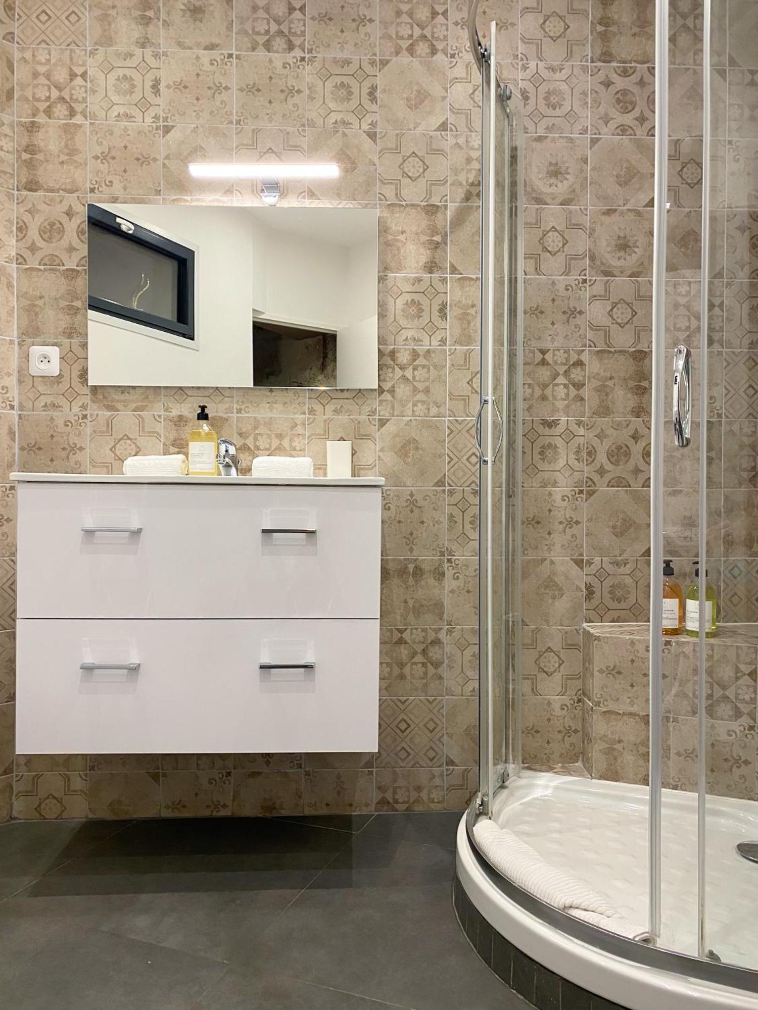 Très bel appartement dans le centre historique Grasse Esterno foto